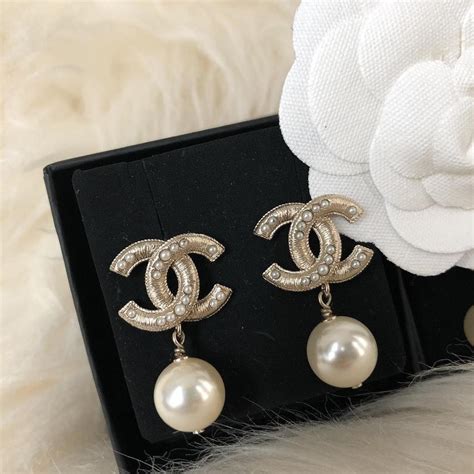 chanel earring malaysia|Earrings .